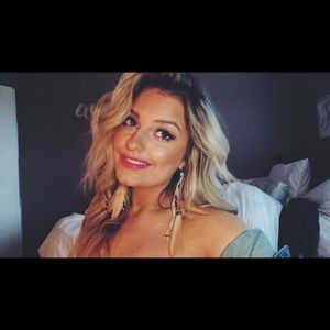 Meet your Posher, Melanie